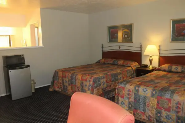 Golden Chain Motel 4