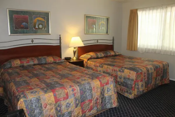 Golden Chain Motel 5