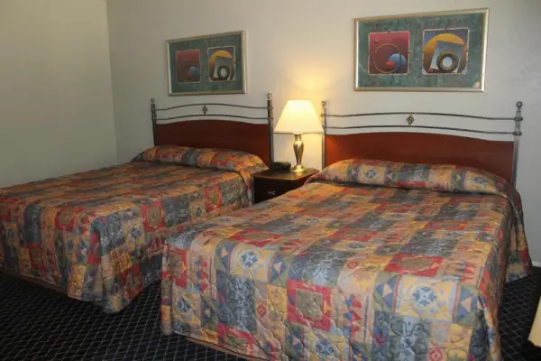 Golden Chain Motel 6