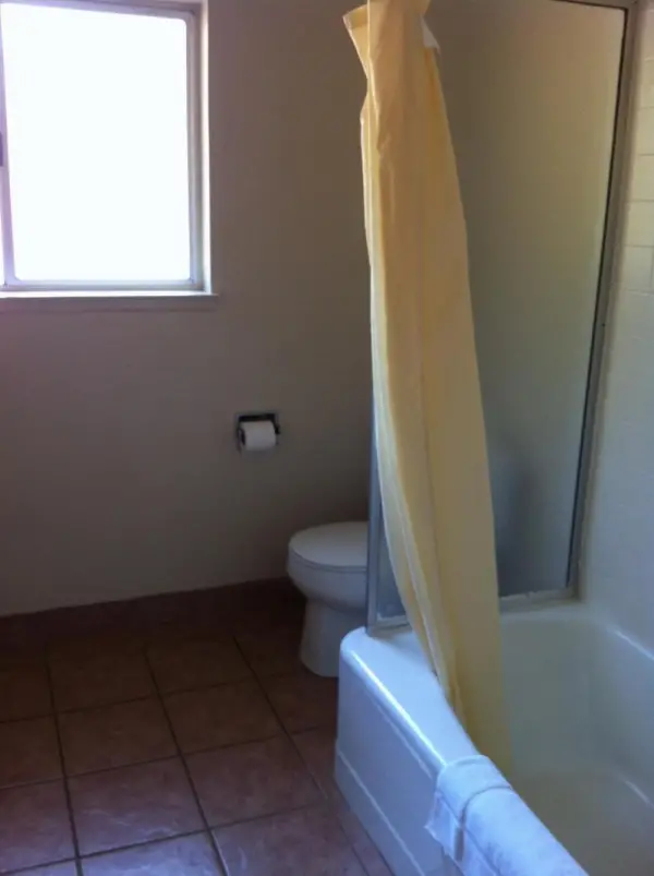 Golden Chain Motel 8